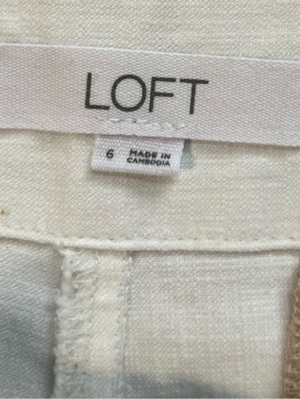 Women’s Loft nautical flat front ivory cotton blend high rise shorts. Size 6 - Picture 9 of 14
